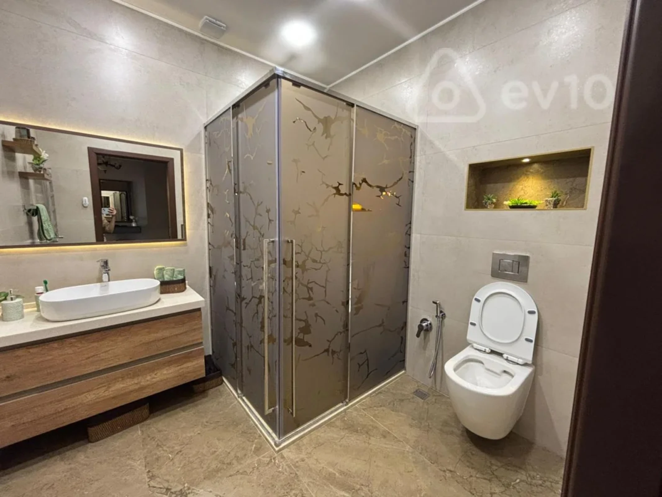 Satılır 4 otaqlı yeni tikili 165 m²