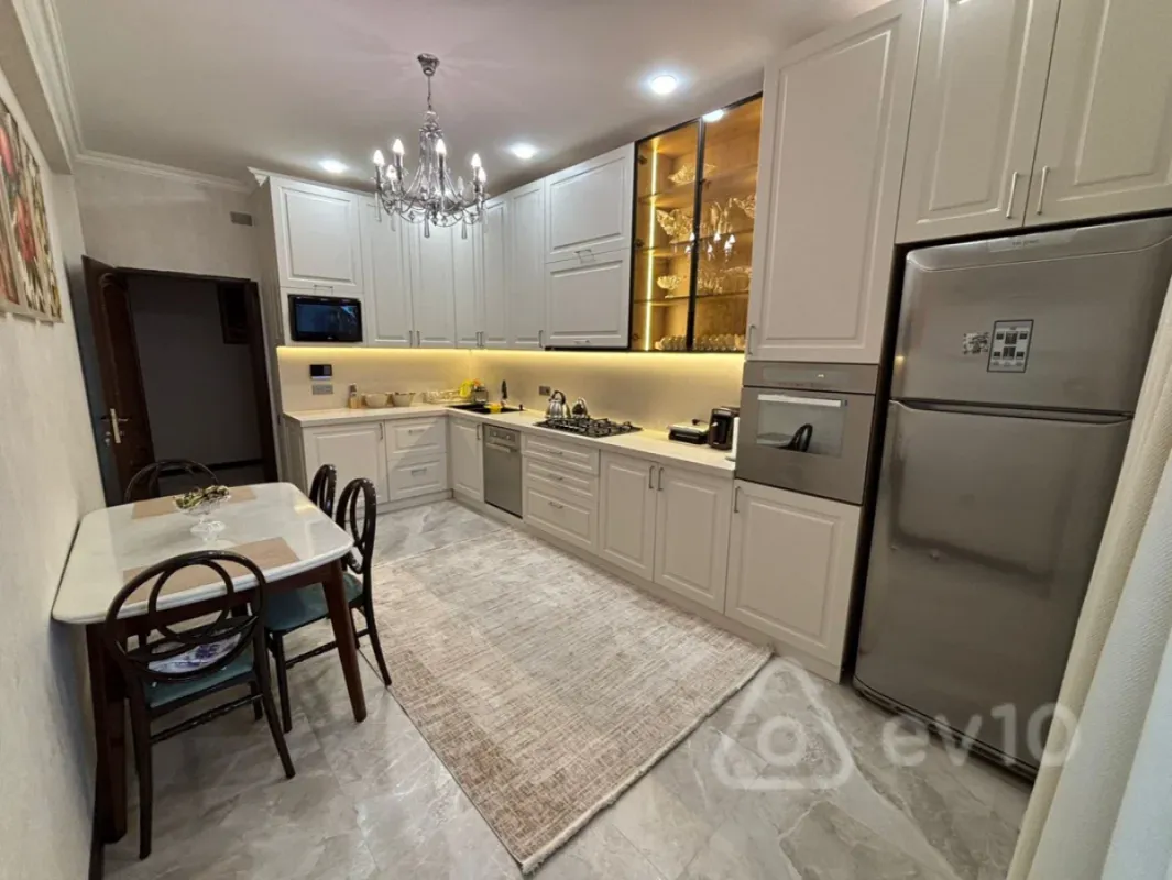 Satılır 4 otaqlı yeni tikili 165 m²