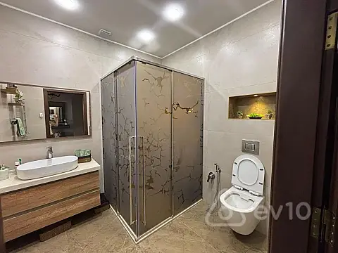 Satılır 4 otaqlı yeni tikili 165 m²