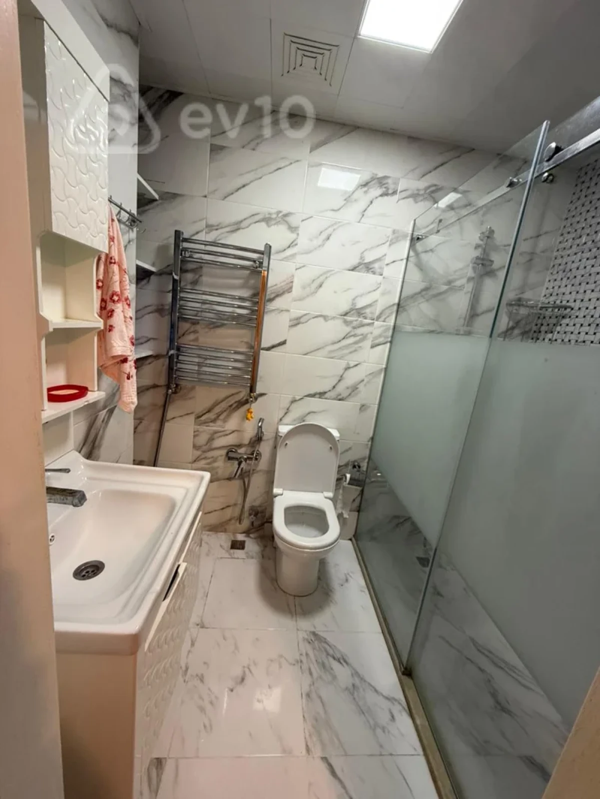 Kirayə verilir 2 otaqlı yeni tikili 60 m²