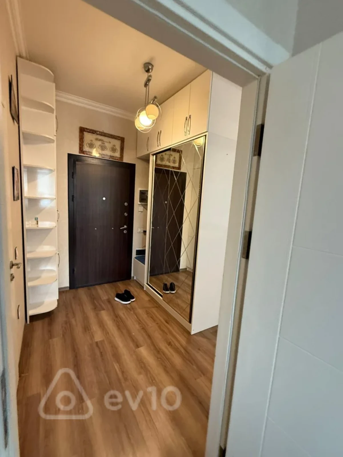 Kirayə verilir 2 otaqlı yeni tikili 60 m²