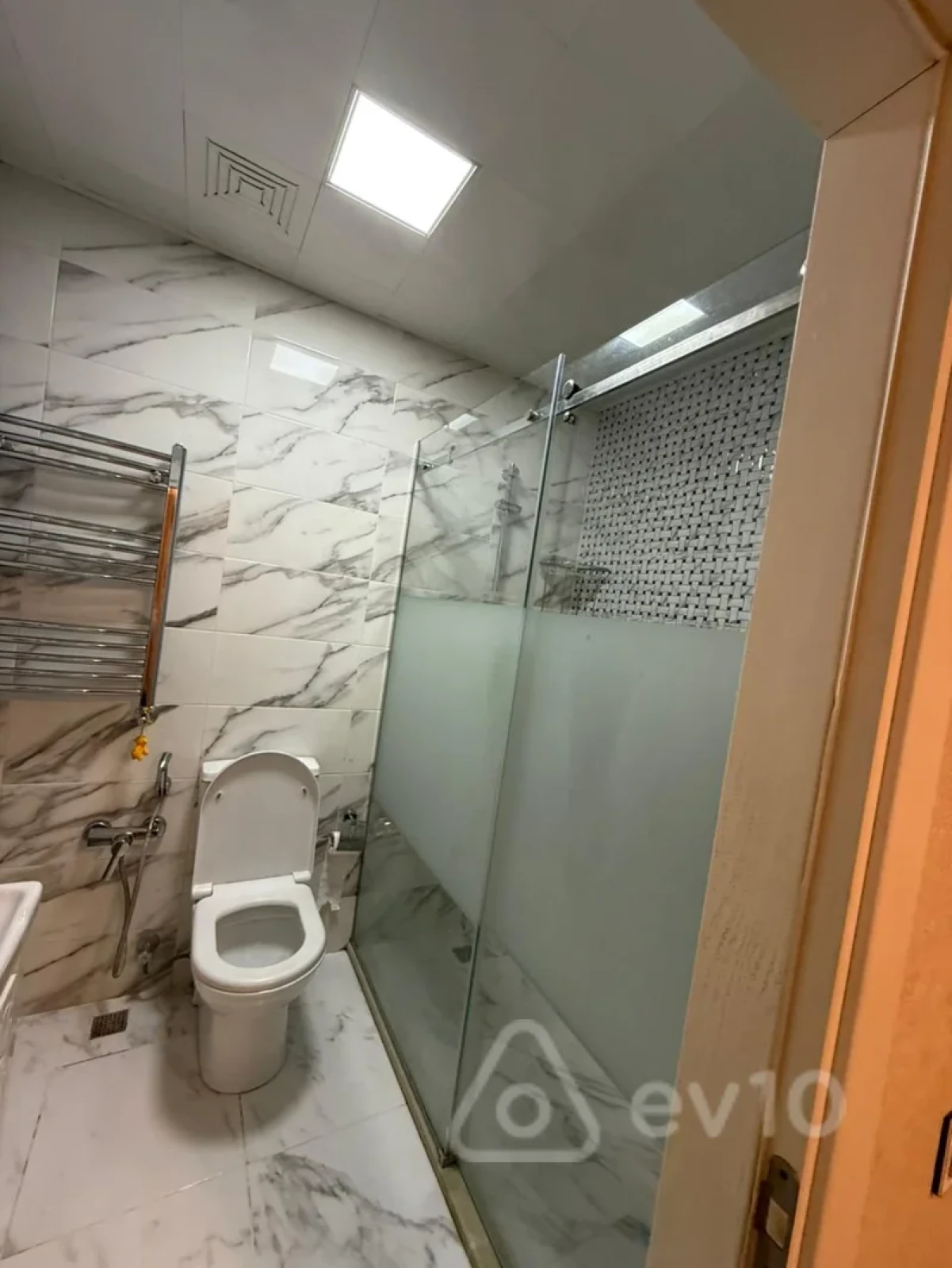 Kirayə verilir 2 otaqlı yeni tikili 60 m²