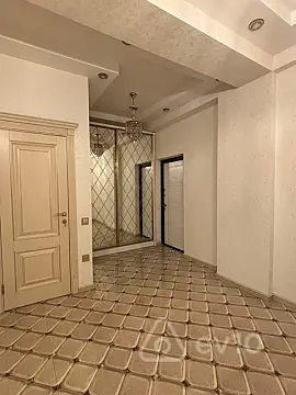 Kirayə verilir 3 otaqlı yeni tikili 126 m²