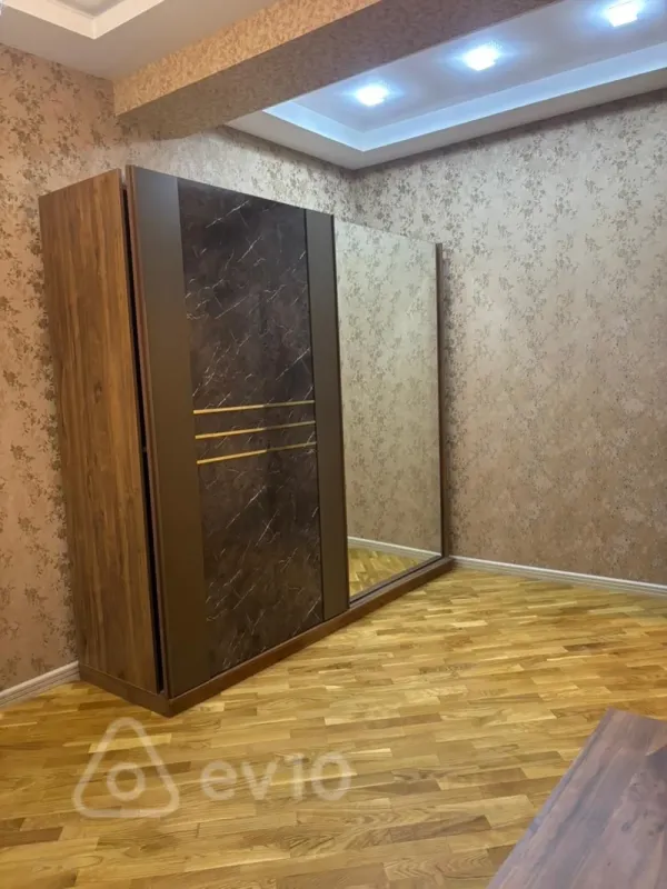 Kirayə verilir 3 otaqlı yeni tikili 126 m²