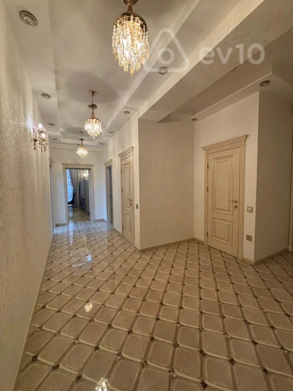 Kirayə verilir 3 otaqlı yeni tikili 126 m²