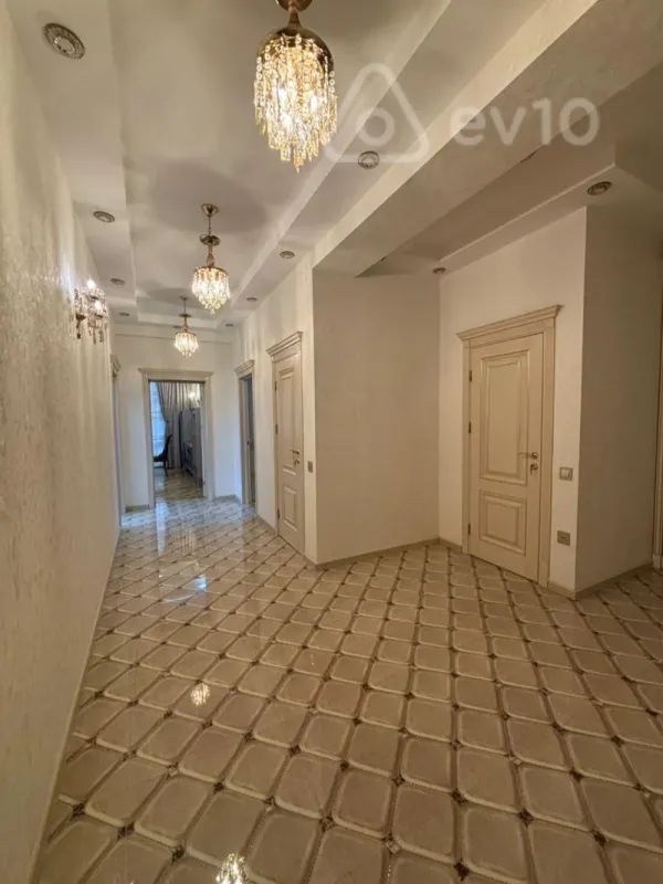 Kirayə verilir 3 otaqlı yeni tikili 126 m²
