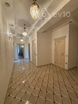 Kirayə verilir 3 otaqlı yeni tikili 126 m²
