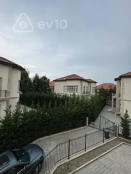 Satılır 7 otaqlı həyət evi 467 m²