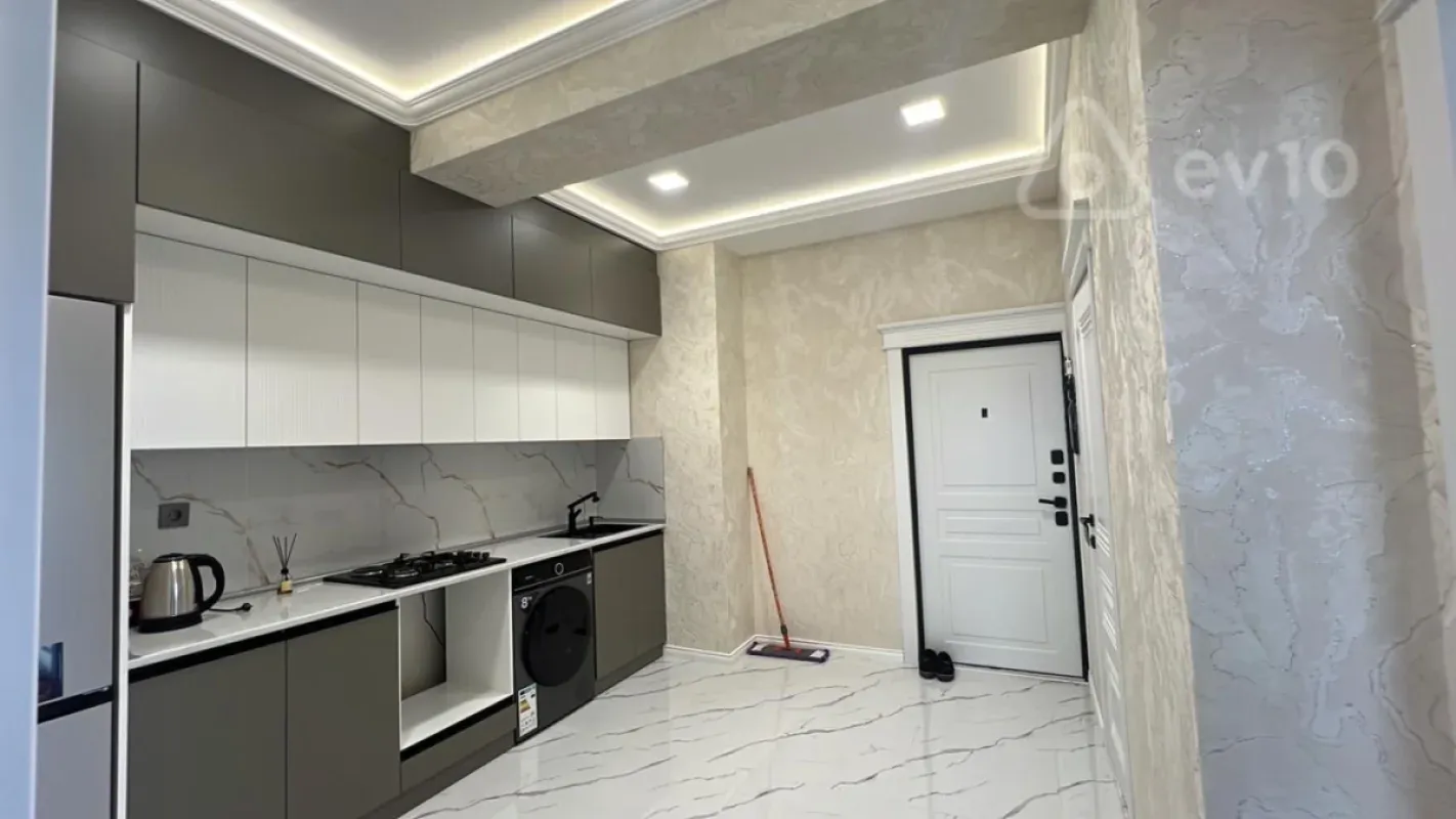Kirayə verilir 3 otaqlı köhnə tikili 80 m²