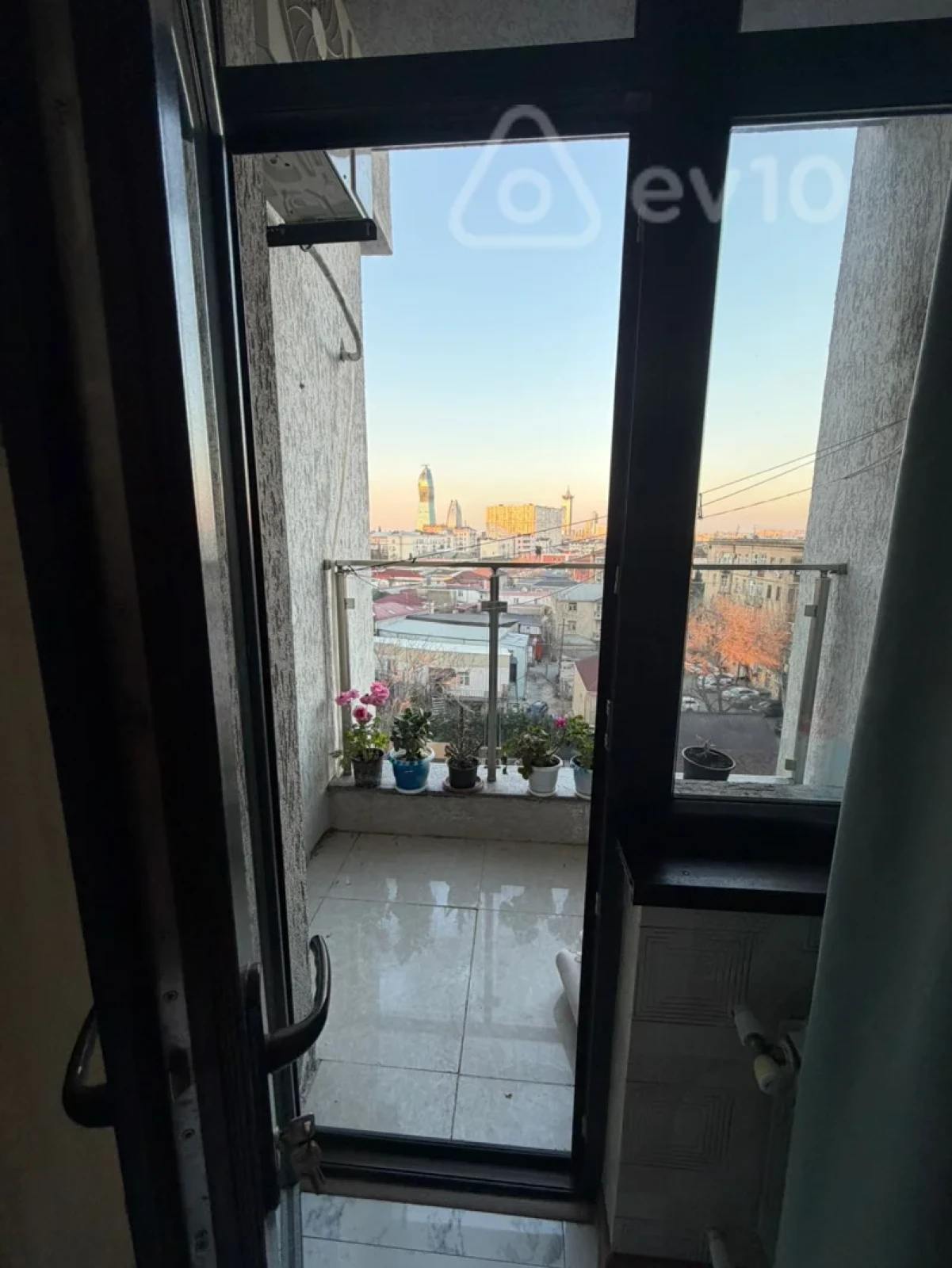 Kirayə verilir 2 otaqlı yeni tikili 50 m²