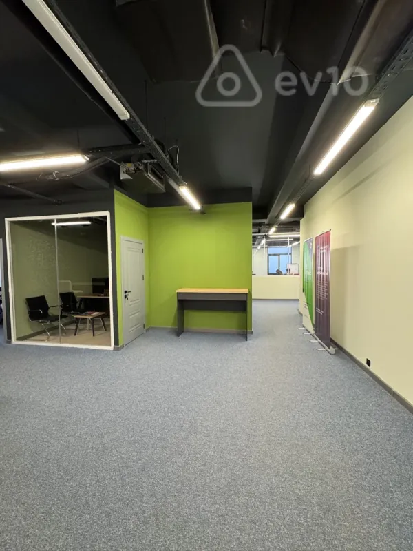 Kirayə verilir 17 otaqlı ofis 520 m²