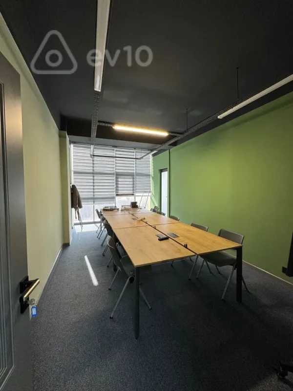 Kirayə verilir 17 otaqlı ofis 520 m²