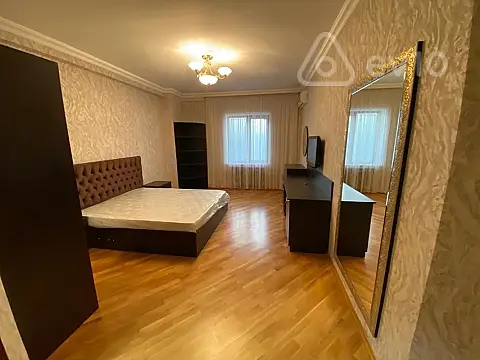 Kirayə verilir 3 otaqlı yeni tikili 161 m²