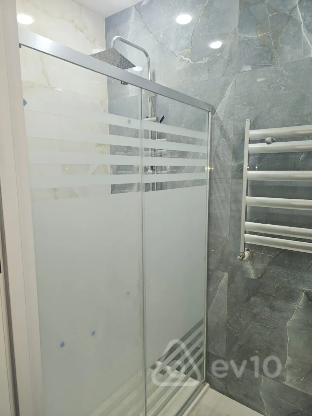 Kirayə verilir 3 otaqlı yeni tikili 70 m²