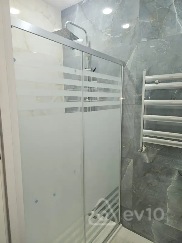 Kirayə verilir 3 otaqlı yeni tikili 70 m²