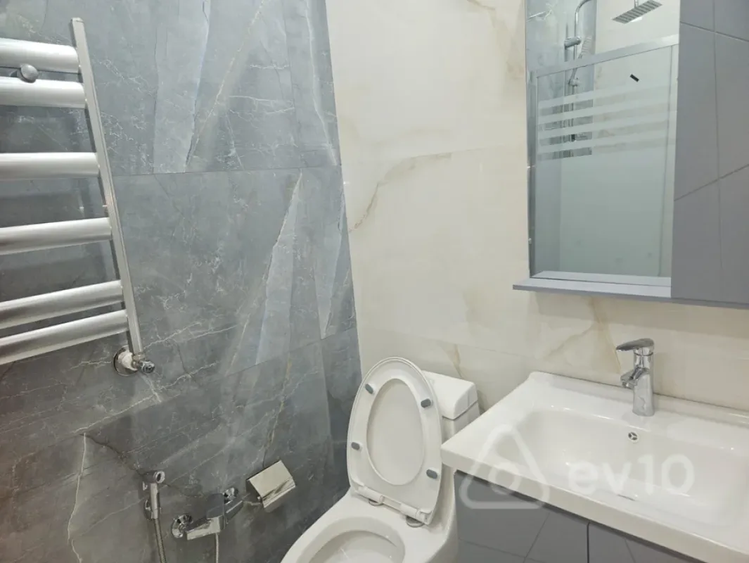 Kirayə verilir 3 otaqlı yeni tikili 70 m²