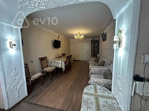 Satılır 4 otaqlı köhnə tikili 90 m² — Bakı, Nizami 4 otaq 90.00 m²