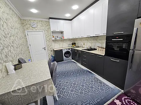 Satılır 3 otaqlı yeni tikili 83 m²