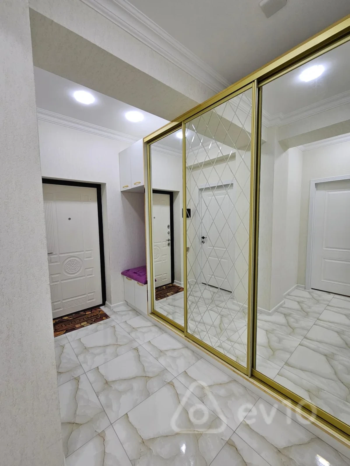 Satılır 3 otaqlı yeni tikili 83 m²