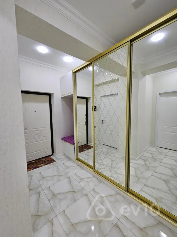 Satılır 3 otaqlı yeni tikili 83 m²