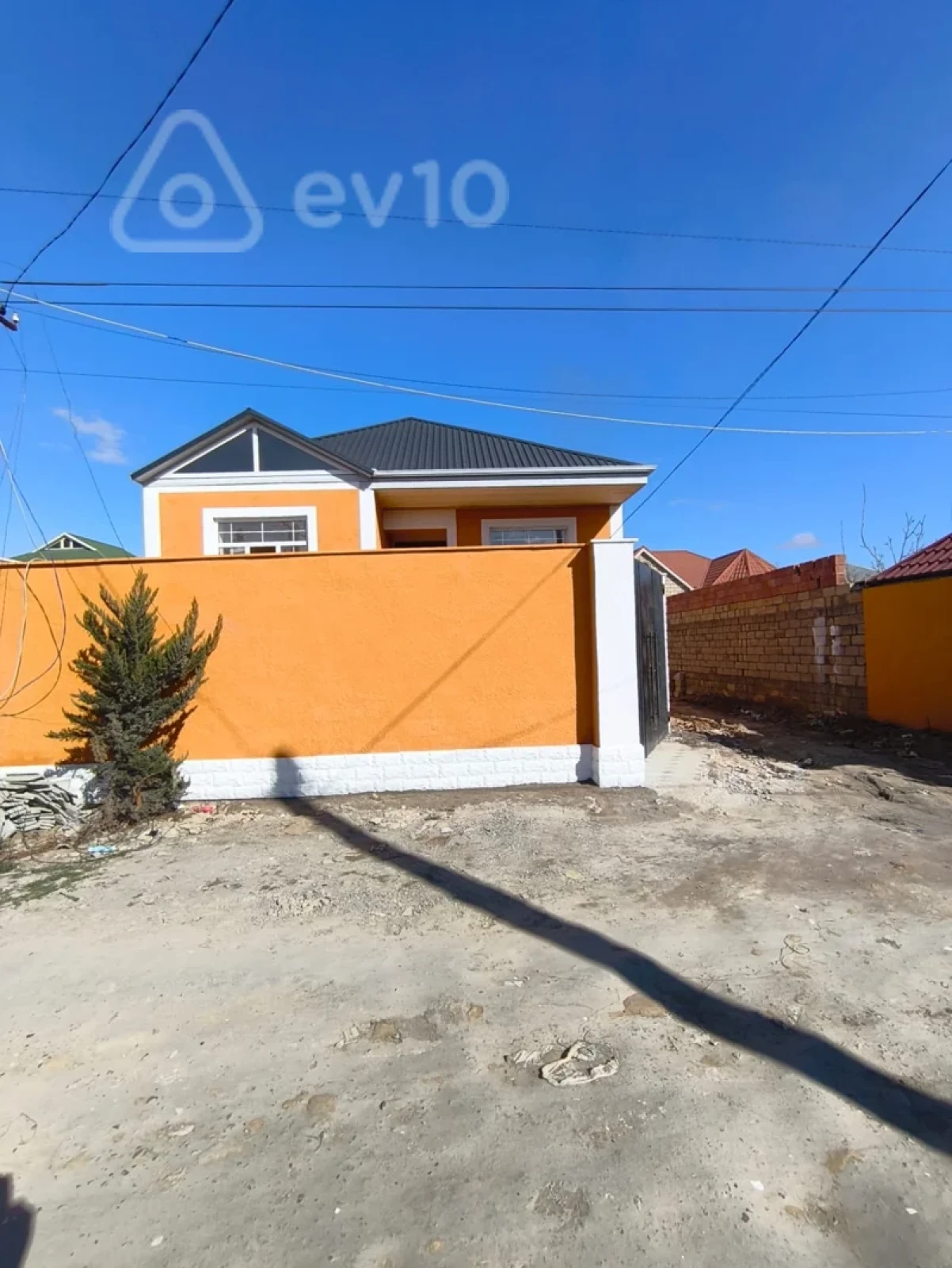 Satılır 4 otaqlı həyət evi 120 m²