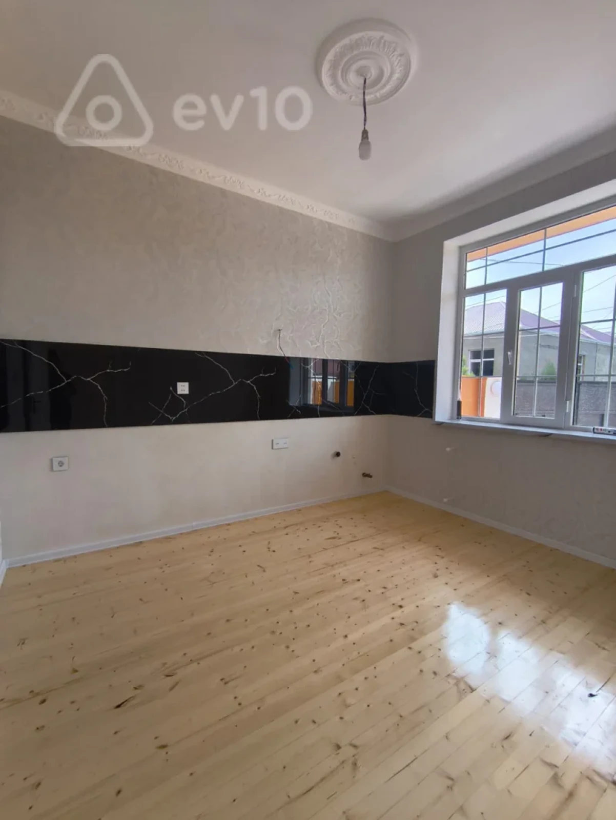 Satılır 4 otaqlı həyət evi 120 m²