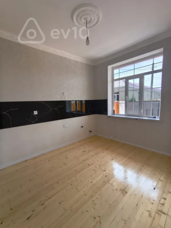 Satılır 4 otaqlı həyət evi 120 m²