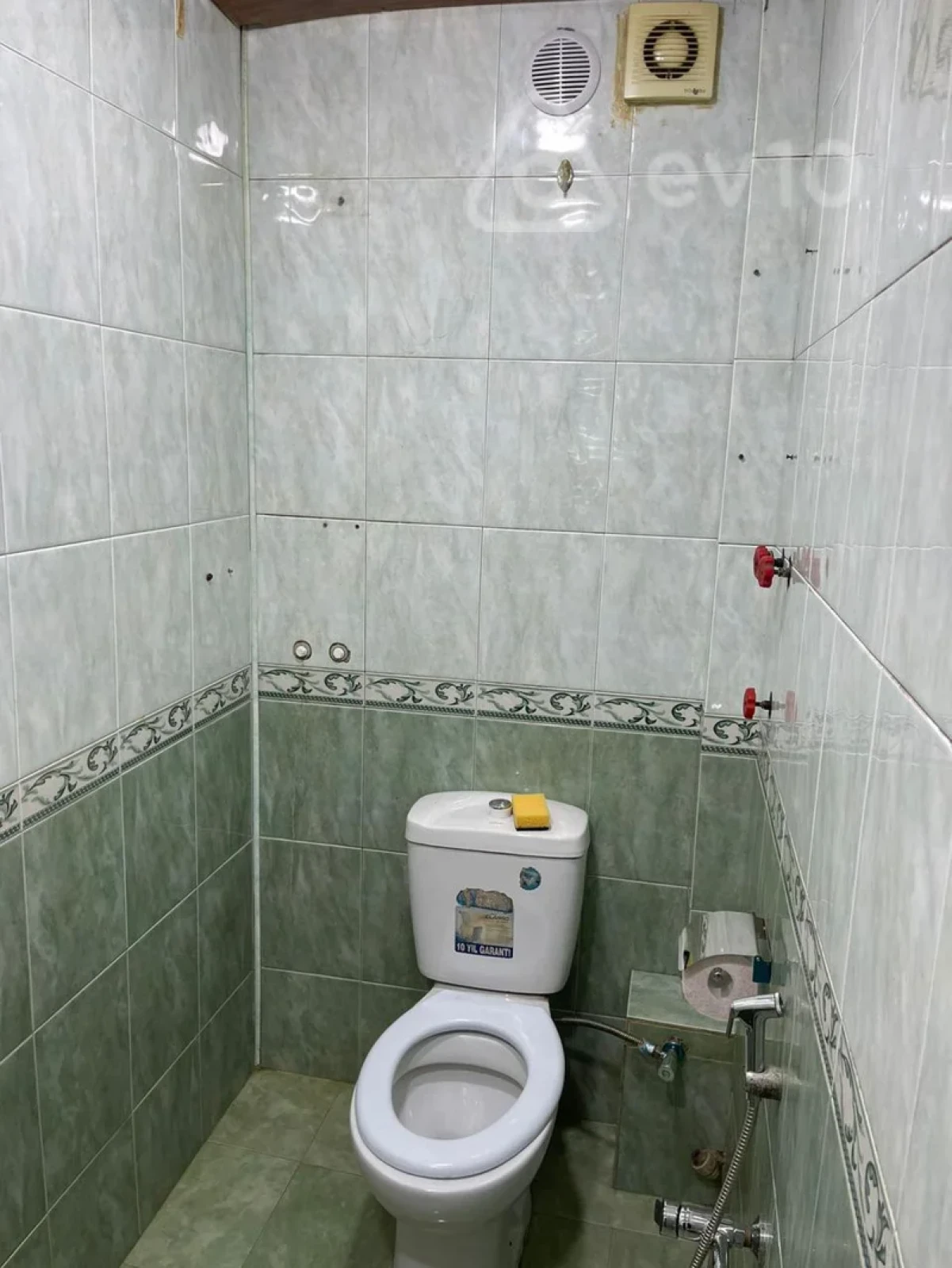 Kirayə verilir 3 otaqlı köhnə tikili 55 m²
