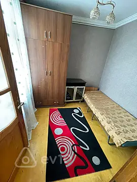 Kirayə verilir 3 otaqlı köhnə tikili 55 m²