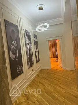 Kirayə verilir 3 otaqlı yeni tikili 140 m²