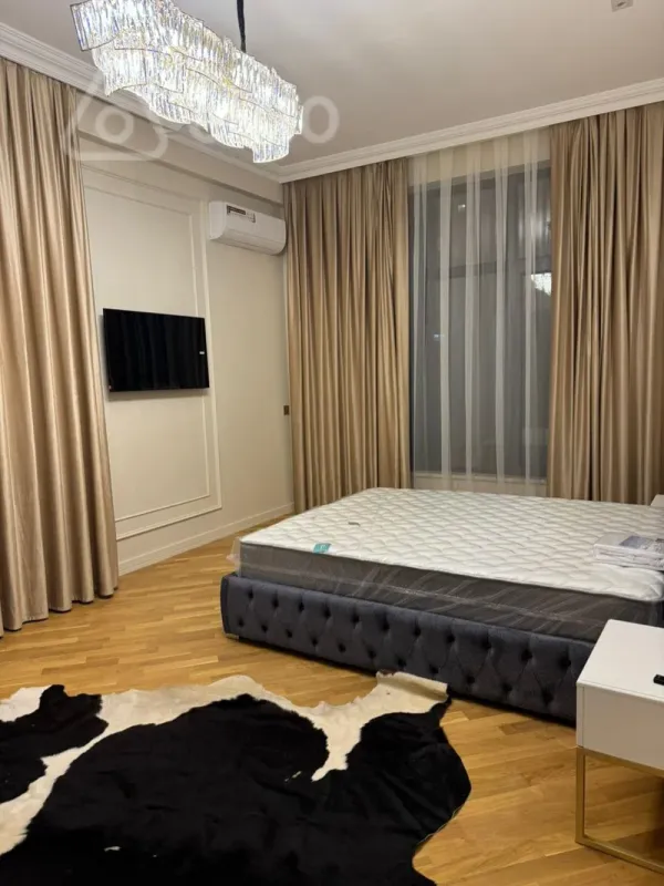 Kirayə verilir 3 otaqlı yeni tikili 140 m²