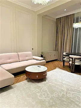 Kirayə verilir 3 otaqlı yeni tikili 140 m²