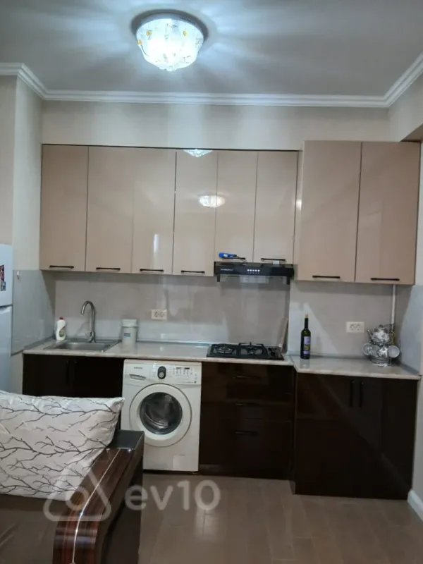 Kirayə verilir 2 otaqlı yeni tikili 50 m²