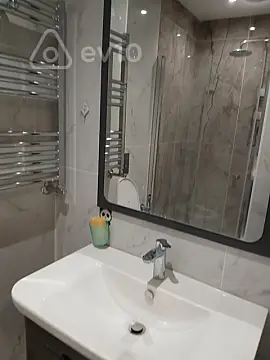 Kirayə verilir 2 otaqlı yeni tikili 50 m²