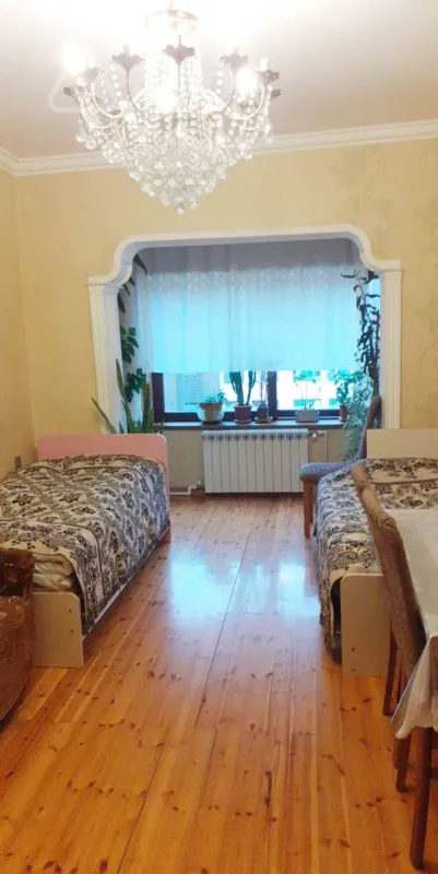Satılır 2 otaqlı köhnə tikili 60 m²