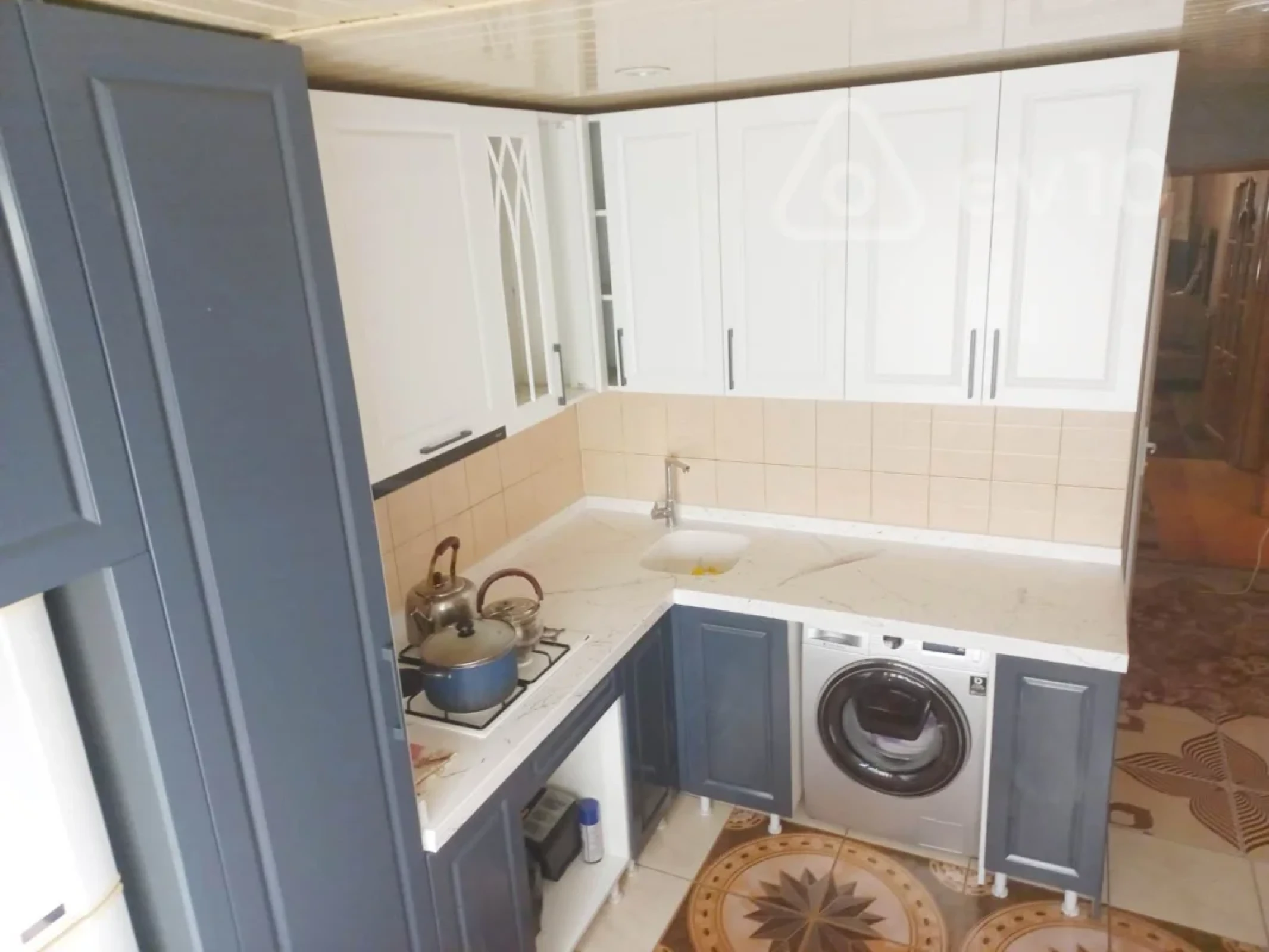 Satılır 2 otaqlı köhnə tikili 60 m²