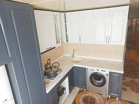 Satılır 2 otaqlı köhnə tikili 60 m²