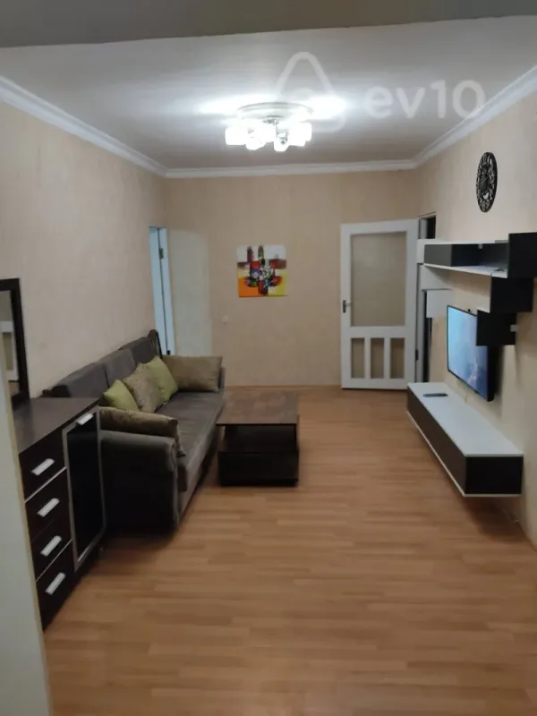 Kirayə verilir 3 otaqlı köhnə tikili 80 m²