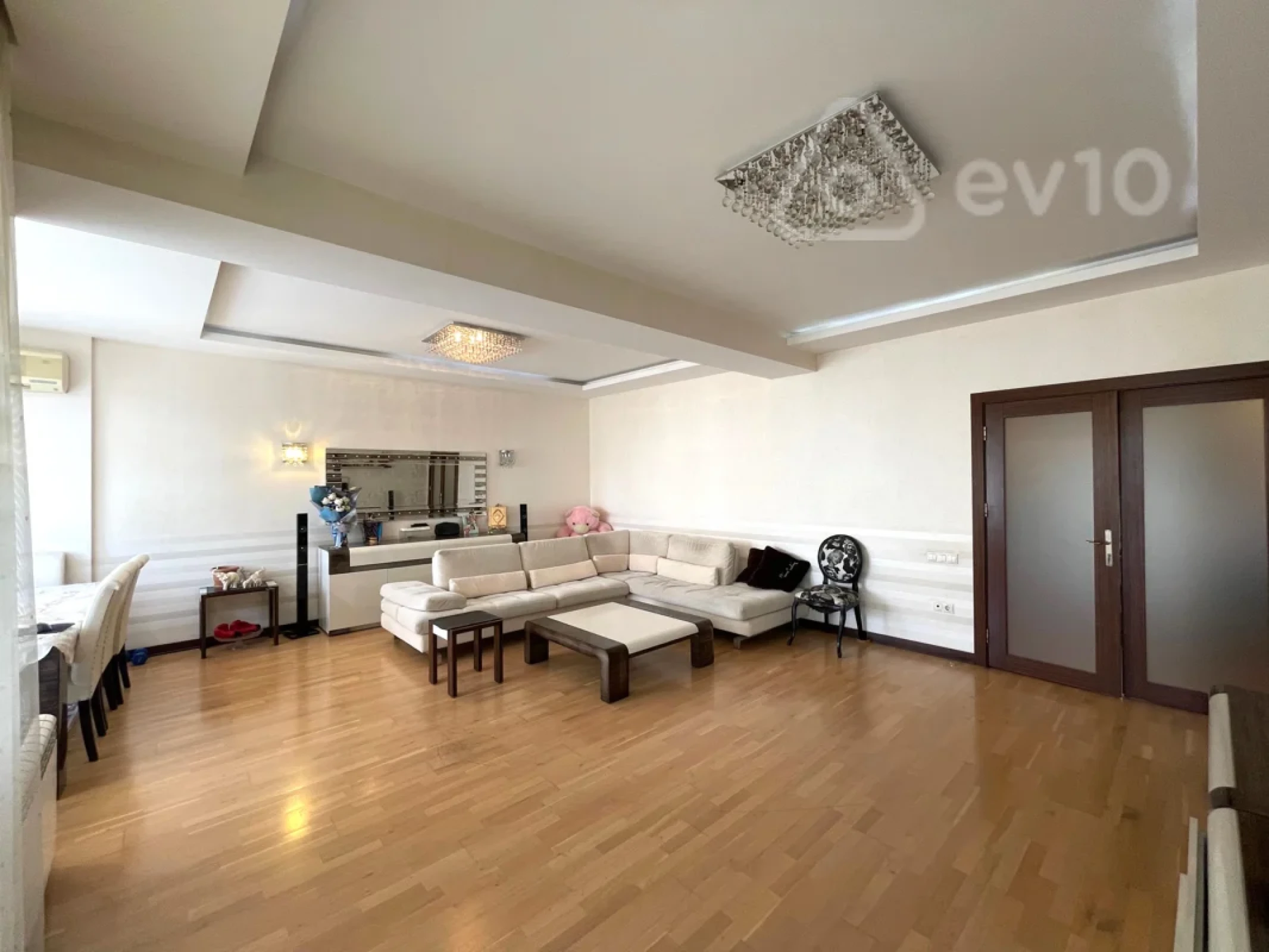 Satılır 3 otaqlı yeni tikili 150 m²