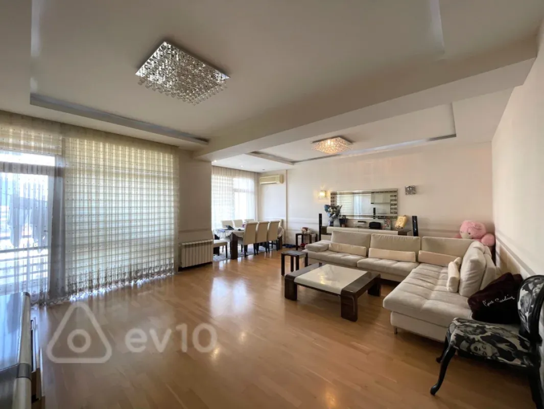 Satılır 3 otaqlı yeni tikili 150 m²