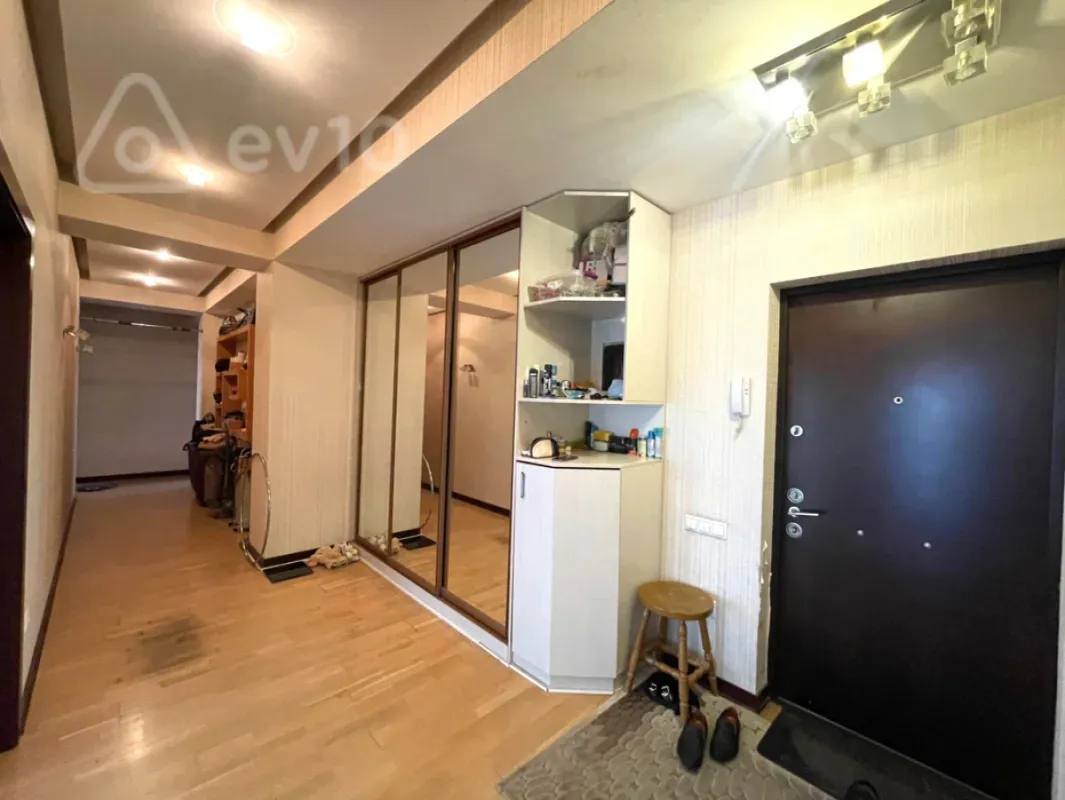 Satılır 3 otaqlı yeni tikili 150 m²