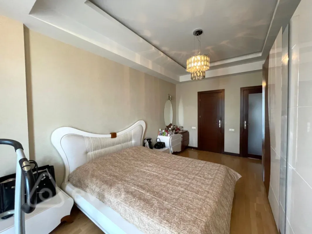 Satılır 3 otaqlı yeni tikili 150 m²