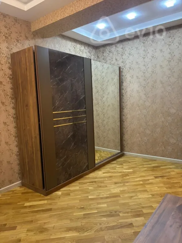 Kirayə verilir 3 otaqlı yeni tikili 126 m²