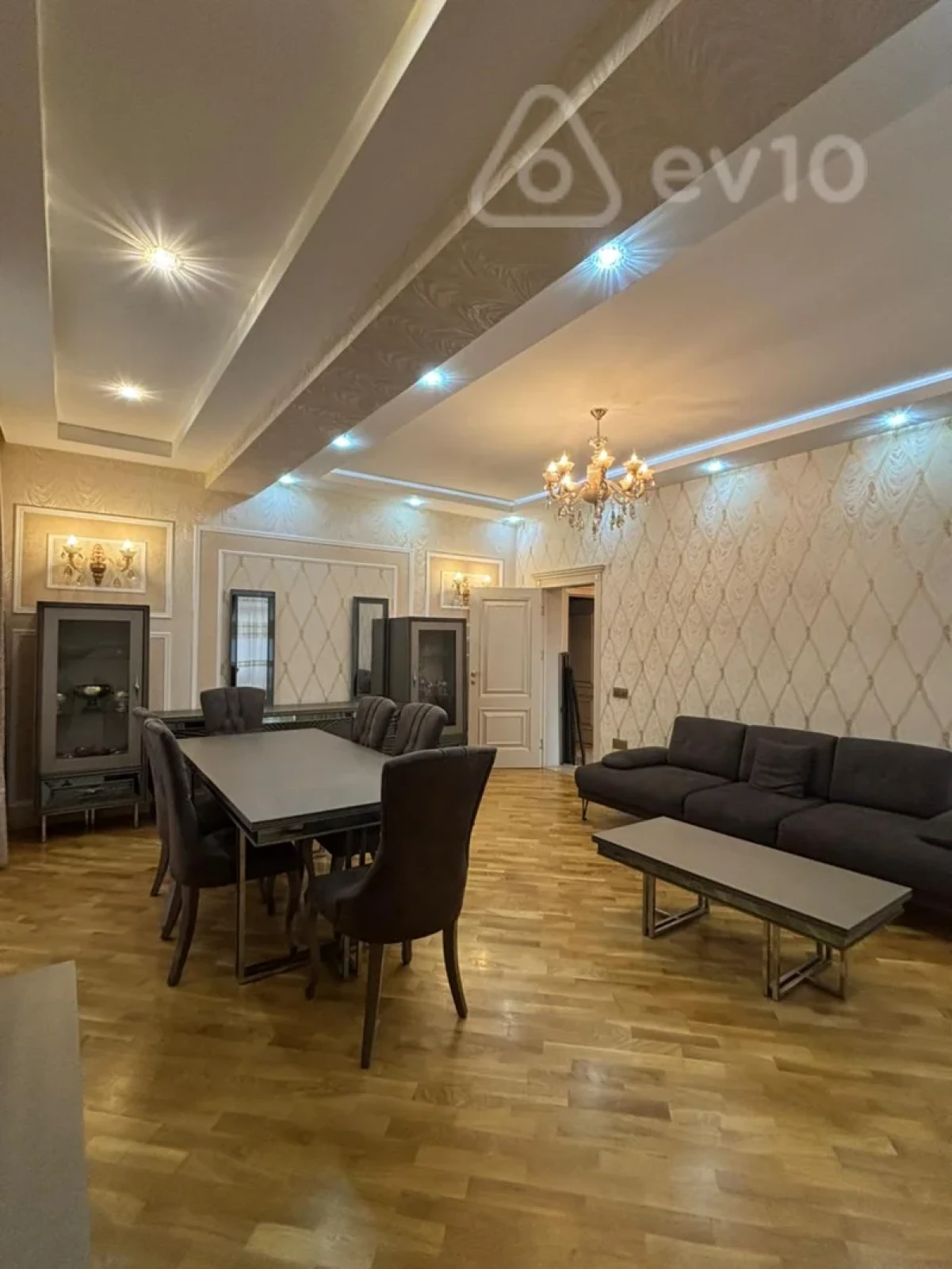 Kirayə verilir 3 otaqlı yeni tikili 126 m²