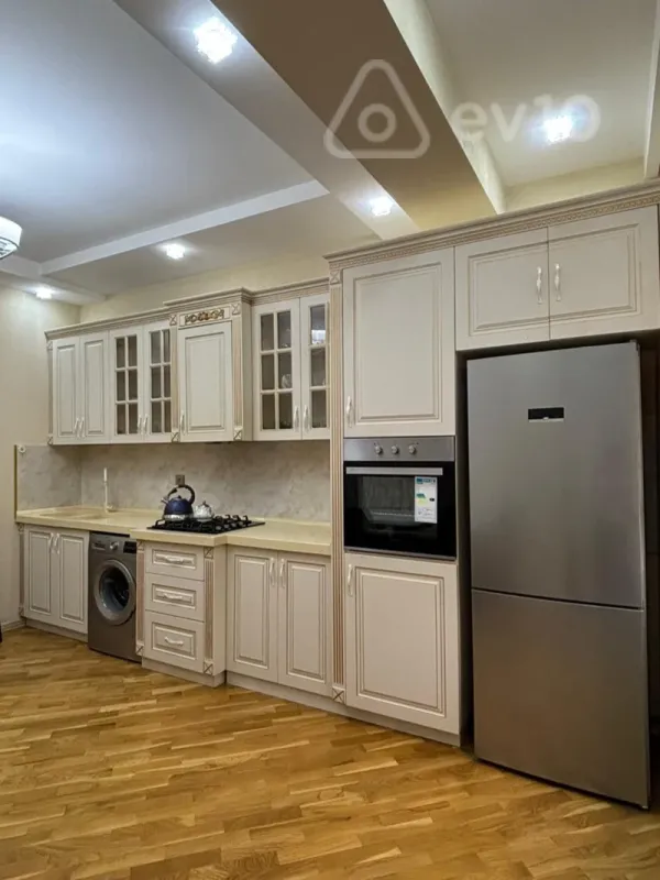 Kirayə verilir 3 otaqlı yeni tikili 126 m²