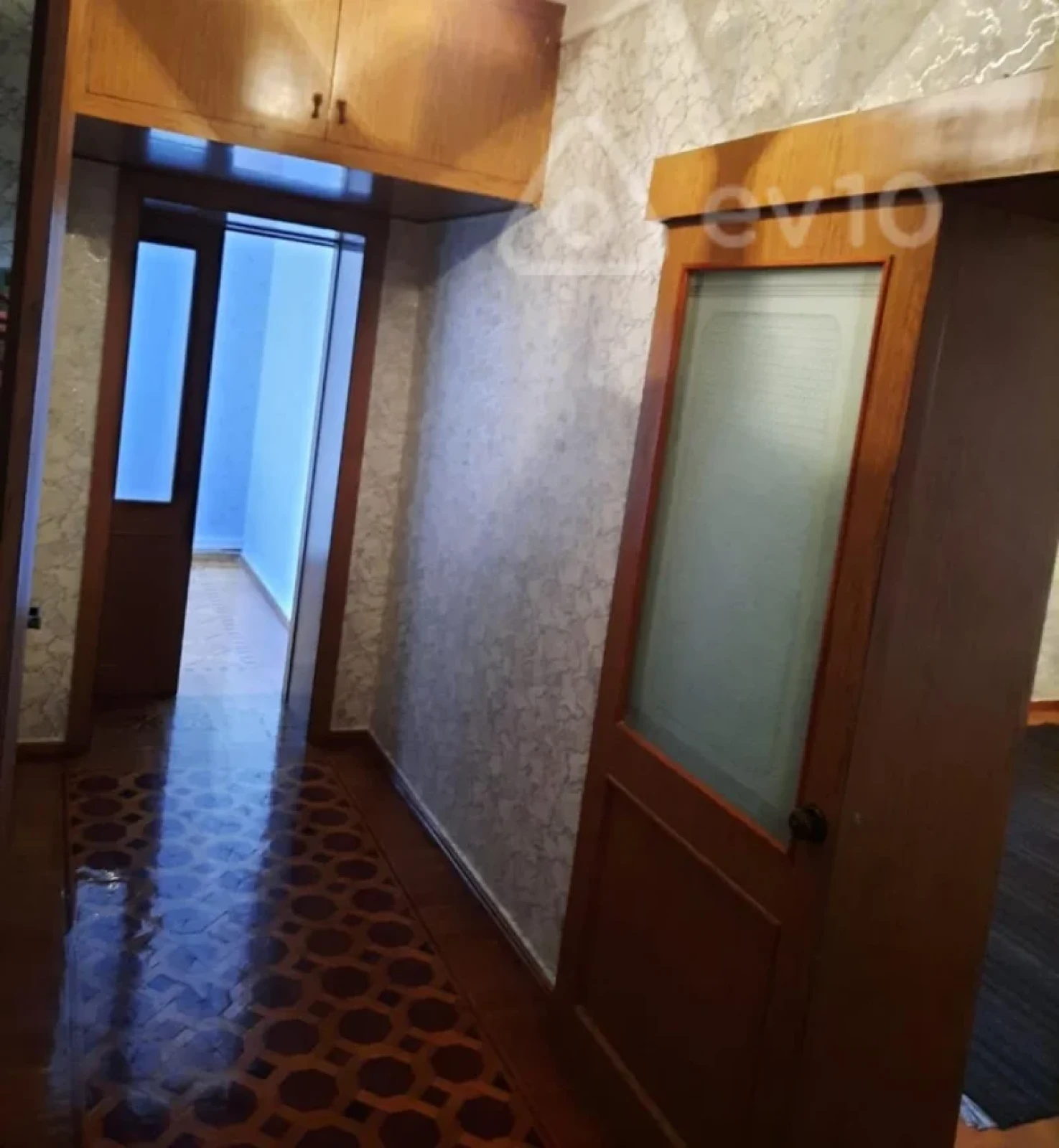 Satılır 3 otaqlı köhnə tikili 80 m²