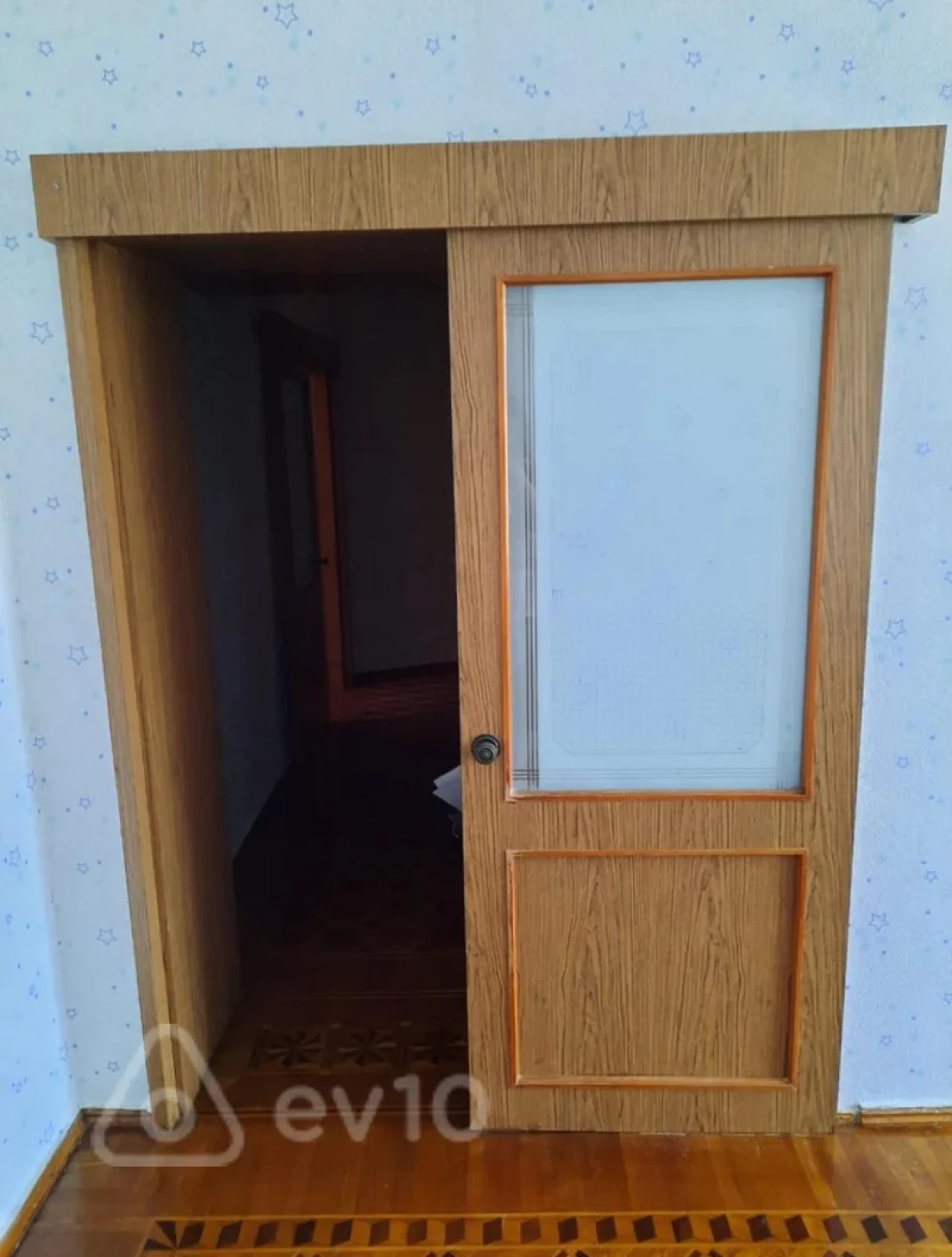 Satılır 3 otaqlı köhnə tikili 80 m²