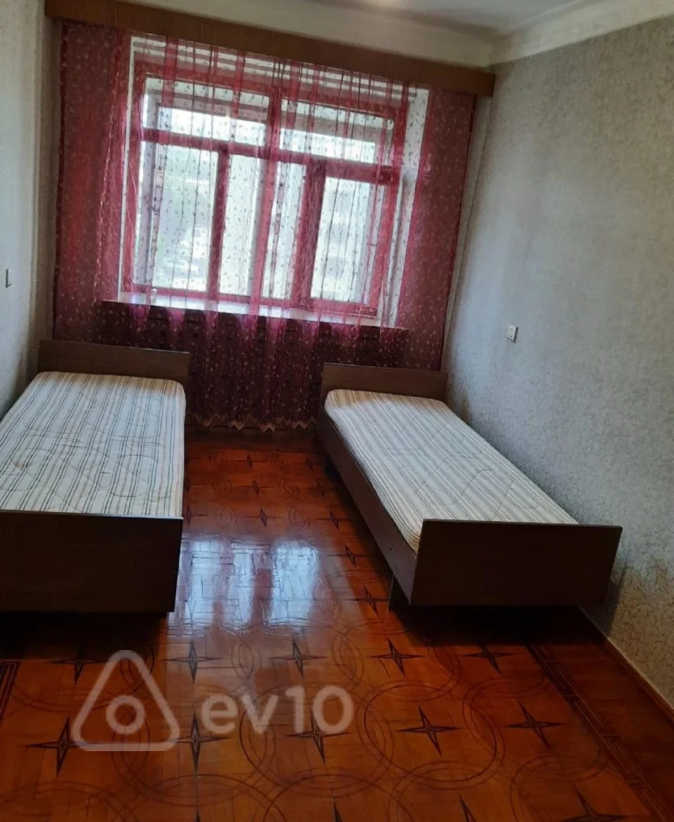 Satılır 3 otaqlı köhnə tikili 80 m²