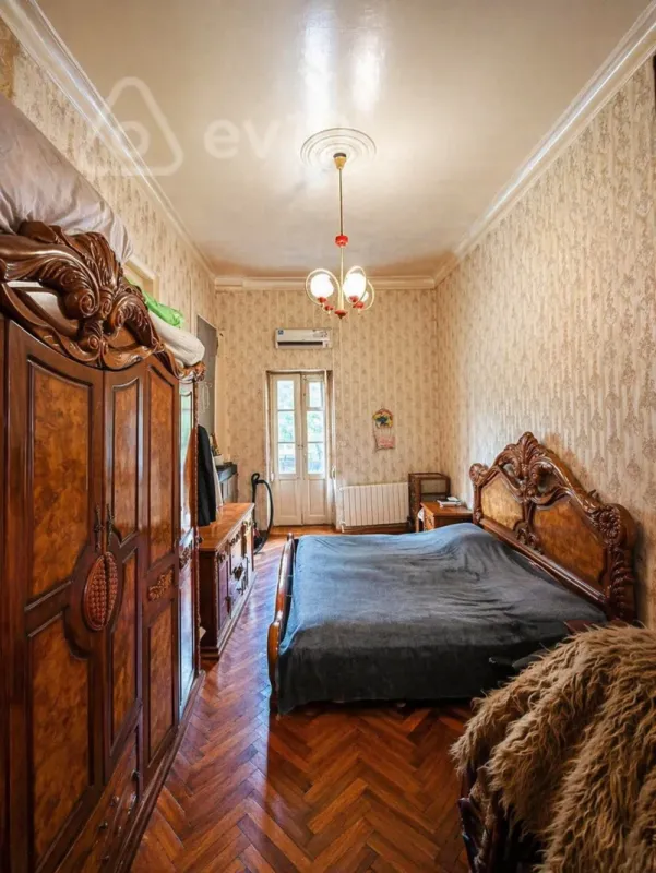 Satılır 2 otaqlı köhnə tikili 62 m²