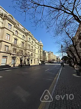 Kirayə verilir mənzil 100 m² — Bakı, Nəsimi 100.00 m²